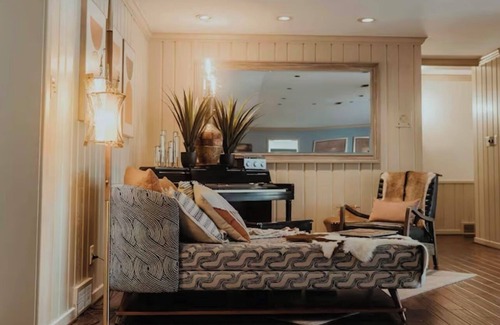 Amarillo Casa | Private indoor mineral pool & spa retreat house