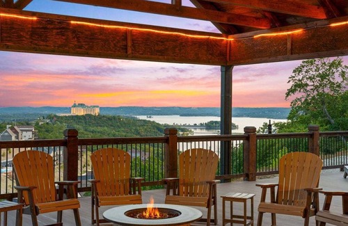 Branson Casa | Private Indoor Pool-Basketball Court-Movie Room-Hot Tub-Games-Sleeps 52-Table Rock View-Free Tickets