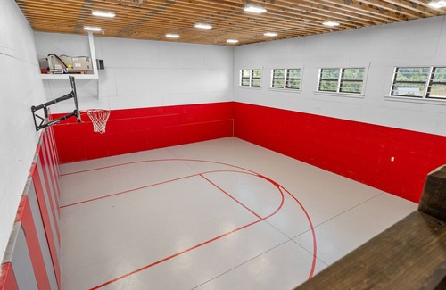 Branson Casa | Private Indoor Pool-Basketball Court-Movie Room-Hot Tub-Games-Sleeps 52-Table Rock View-Free Tickets