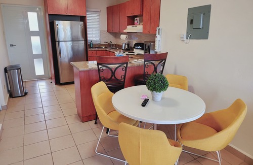 Bucana Apartamento | Los Caobos, Ponce Apartamento en segunda planta en zona segura y tranquila, cerca de todos