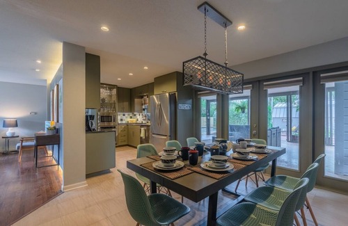 Shearer Hills - Ridgeview Casa | Private Jetted POOL, Firepit & BBQ in a Stunning House By Airport