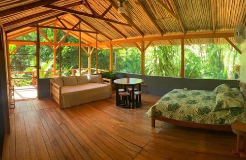 Dominical Cabina | Private jungle “Loft del Rio” river access