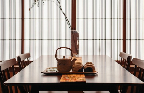 Shimogyo Casa | Private Kyomachiya with garden, 2 minutes walk to bus stop, 8 minutes walk to Gojo subway station, 10 minutes walk to Shijo Karasuma area, family-friendly, pet accommodation allowed