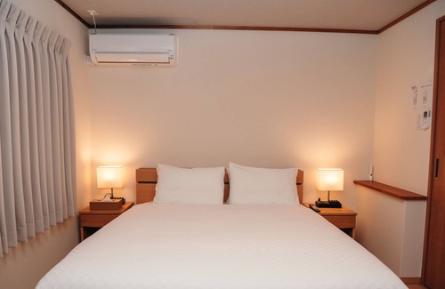 Shimogyo Casa | Private Kyomachiya with garden, 2 minutes walk to bus stop, 8 minutes walk to Gojo subway station, 10 minutes walk to Shijo Karasuma area, family-friendly, pet accommodation allowed