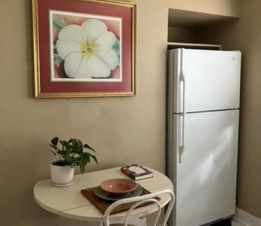 Freetown - Port Rico Apartamento | Private Lafayette Getaway Balcony & Kitchen