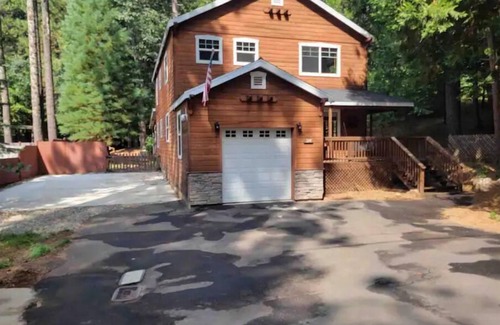 Glencoe Casa | Priv.Lake Acc,AC,Generator,HotTub,Outdoor kitchen,Dining table w gas Fire Pit!