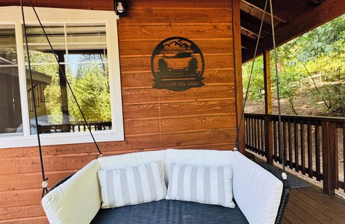 Glencoe Casa | Priv.Lake Acc,AC,Generator,HotTub,Outdoor kitchen,Dining table w gas Fire Pit!
