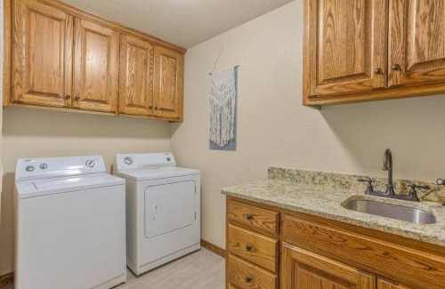Ardmore Casa | Private Large Family Retreat Near Lake Murray OK