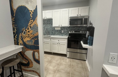 Savannah Casa | Private Lower Level of Home - Located Between Savannah Historic District & Tybee