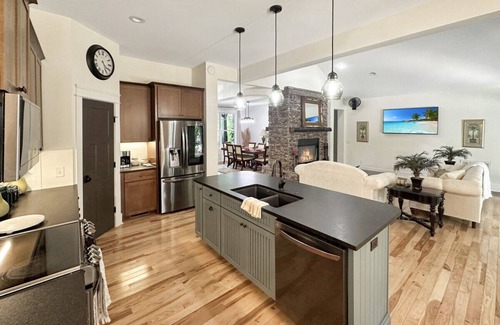 Southern Pines Casa | US Open Retreat: 4Br/4.5Ba | Pool & Hot Tub