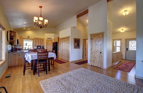 Mammoth Creek Casa | Privado de lujo Ridgetop Hideaway en 9 Acres! Entre Bryce y Sion! C.A