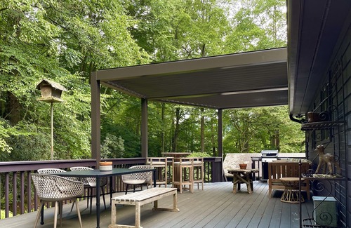 Weaverville Cabina | Private luxury stream cabin close to Blue Ridge Parkway