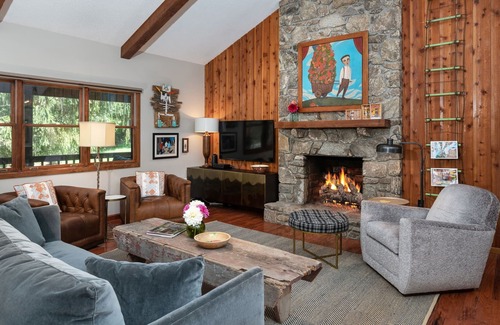 Weaverville Cabina | Private luxury stream cabin close to Blue Ridge Parkway
