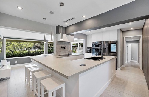 Downtown Fort Lauderdale Casa | Private Luxury SE Fort Lauderdale Peninsula with Large, Heated Pool and Dock