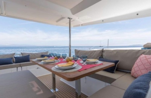 Estate Kings Quarter Alquiler De Eote | Private Luxury Yacht with Captain & Chef - All-inclusive for up to 8 guests