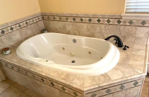 Fair Oaks Casa | Private Master suite with Sauna and Bathtub