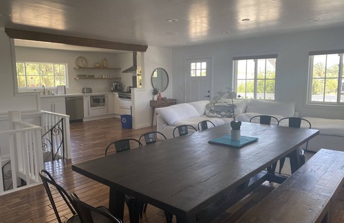 Temecula Casa | Private modern barn custom home, mini golf, ping pong.sleeps 16. Best location.
