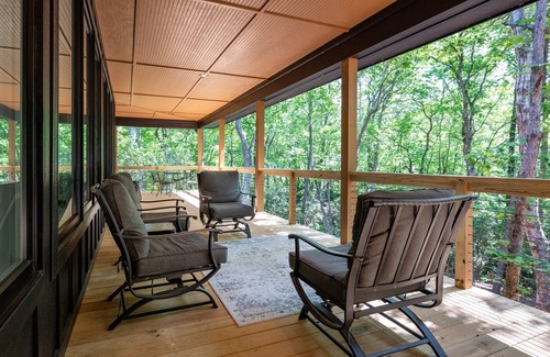 Arden Casa | Private Modern Barndominium near Breweries, Airport, Biking, Hiking +