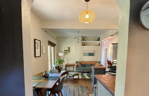 Asheville Cabaña | Private Modern Cottage 10 min walk to River Arts and South Slope