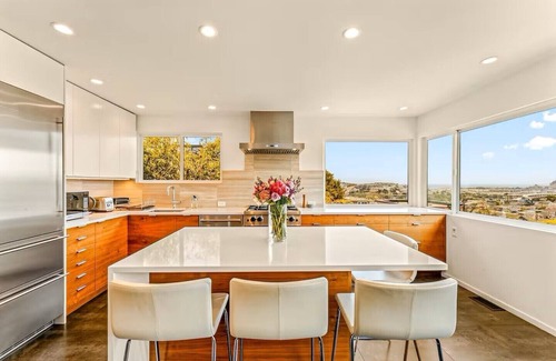 Bernal Heights Casa | Private Modern House: Stunning Views & Backyard