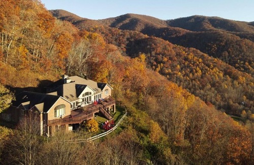 Clyde Casa | Private mountain on 36 acres with 100 mile views west over the Smokey mountains