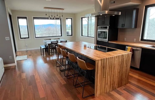 Marshall Casa | Private Mountain Top Escape with Hot Tub, Theater, Game Room & Fire Pit