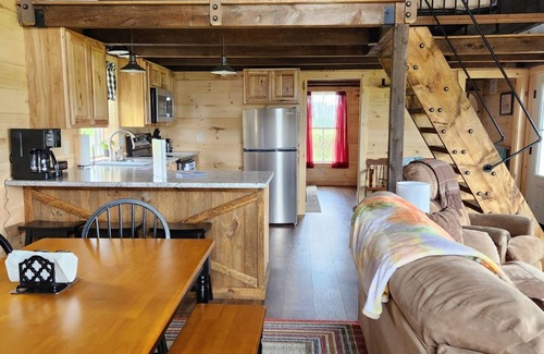 Aroostook Cabina | Private Mountain View Cabin in Aroostook on Mars Hill Mountain