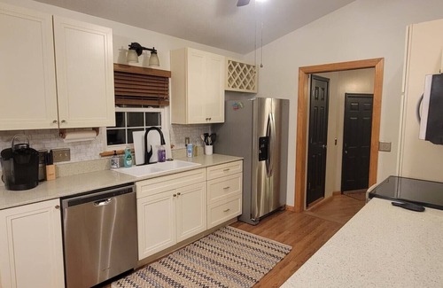 Maple Springs Cabaña | Private Mtn Cottage, w Views, location, Fire Pit, Pet Friendly .Winter Special