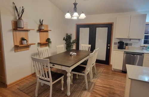 Maple Springs Cabaña | Private Mtn Cottage, w Views, location, Fire Pit, Pet Friendly .Winter Special