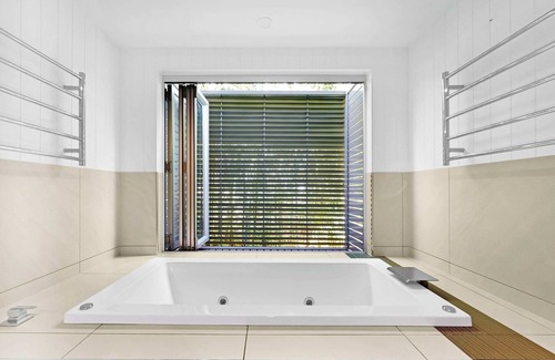 Mudjimba Casa | Private Mudjimba Oasis- Pet friendly