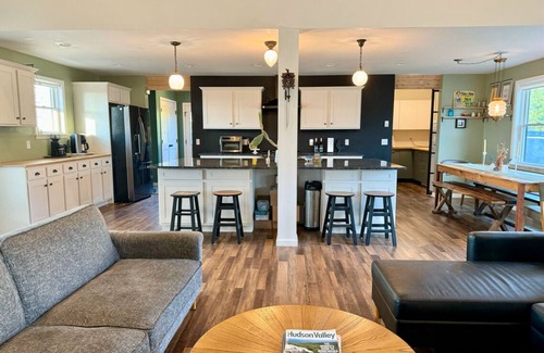 Washingtonville Otro | Private new modern farmhouse with amazing views: Farm animals onsite