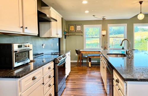 Washingtonville Otro | Private new modern farmhouse with amazing views: Farm animals onsite