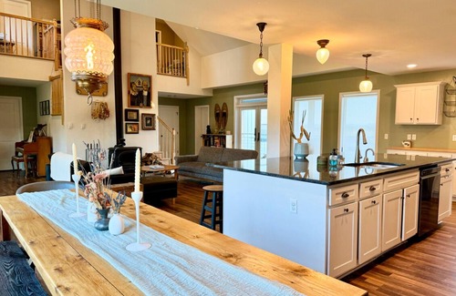 Washingtonville Otro | Private new modern farmhouse with amazing views: Farm animals onsite