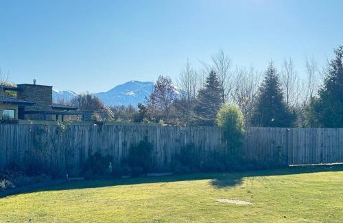 Methven Casa | Private oasis and kid friendly space