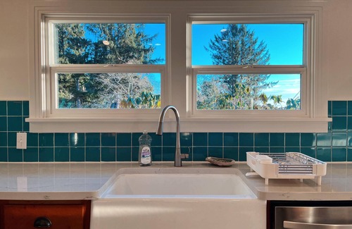 Westhaven-Moonstone Casa | Private oasis, convenient location in Trinidad w/hot tub, sauna & ocean views!