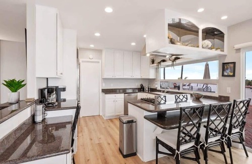 La Jolla Mesa Casa | Private Oasis in La Jolla