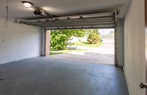 Palm Bay Casa | Private Oasis Near Everything-Netflix Wifi Coffee Included