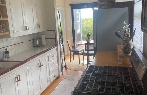 Noe Valley Cabaña | Private oasis with gorgeous city views, large deck.