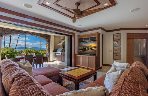 Wailea Villa | ¡Nuevo listado! Wailea Beach Villa B102. Rare Front Row Beach Villa!