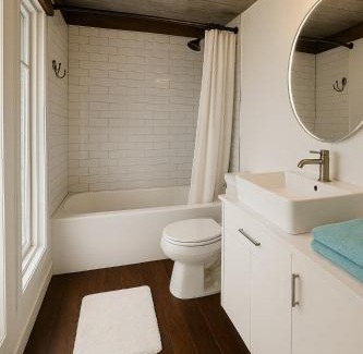 Coconut Grove Casa | Private One Bedroom Side House close to Kailua