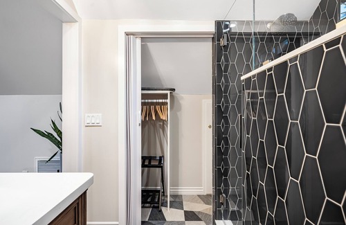 Los Olivos Casa | Private One bedroom with bathroom within walking distance of downtown