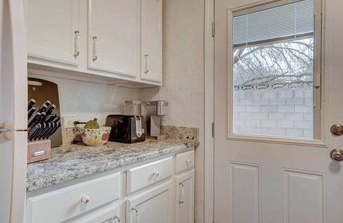Las Vegas Apartamento | Private Parking and Patio...Longer Stays Available
