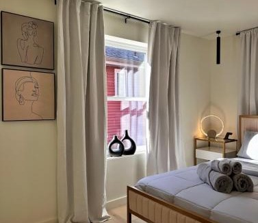 East Allegheny Apartamento | Private Parking KING BED City Charm