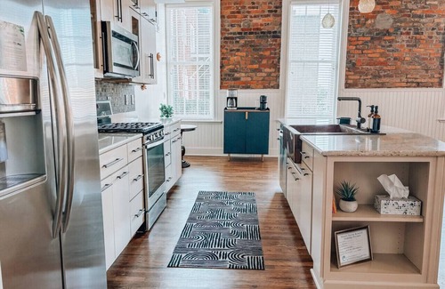Downtown Greensboro Apartamento | Private Patio-Downtown-Xbox S