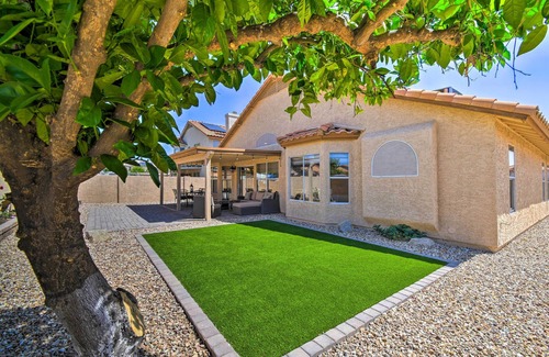 Paradise Valley Village Cabaña | Private Patio, Gas Grill: Stylish Phoenix Home!