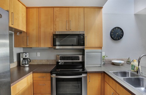 Point Loma Heights Condominio | Private Patio | Near SeaWorld | Resort Amenities