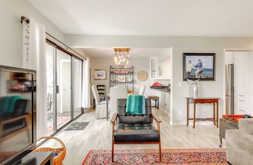Sonoma Condominio | Private Patio & Workspace: Quiet Sonoma Condo!
