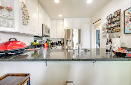Sonoma Condominio | Private Patio & Workspace: Quiet Sonoma Condo!