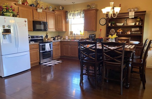 Seymour Casa | Private, peaceful farmhouse with mountain and horse views!