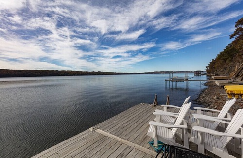 Skaneateles Casa | Adorable 2 br / 1ba cabaña en 200 'de metraje frente al lago en el lago Skaneateles